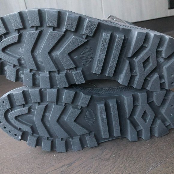 Palladium Leather Waterproof Unisex Boots Gray Green - Picture 4 of 4